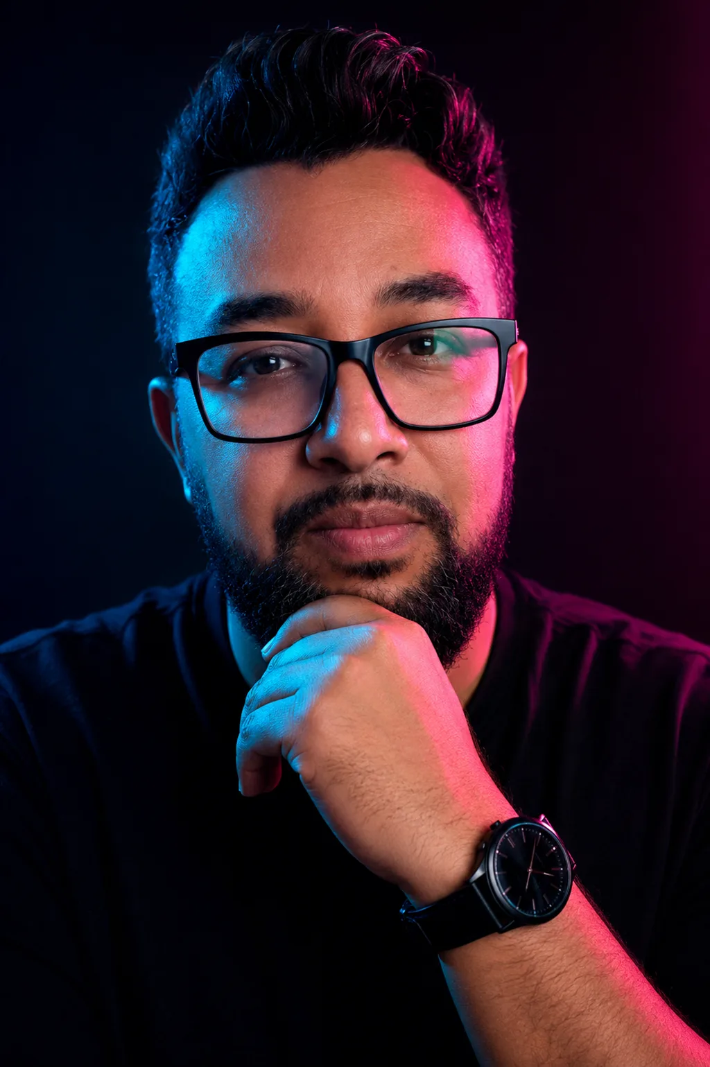 Retrato de Benny, fundador e desenvolvedor da Benny Soluções Web